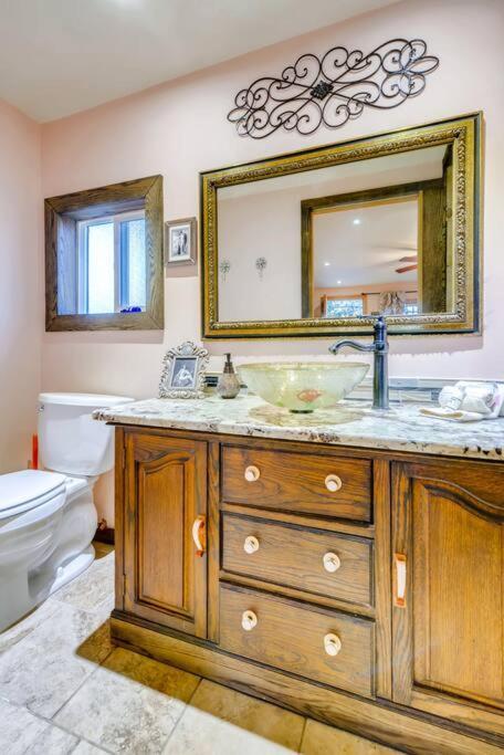 Cliff House Lodge And Hot Tub Cottages Морисън Екстериор снимка