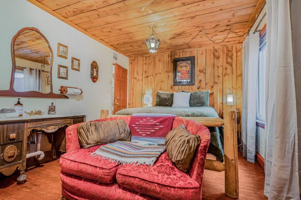 Cliff House Lodge And Hot Tub Cottages Морисън Екстериор снимка